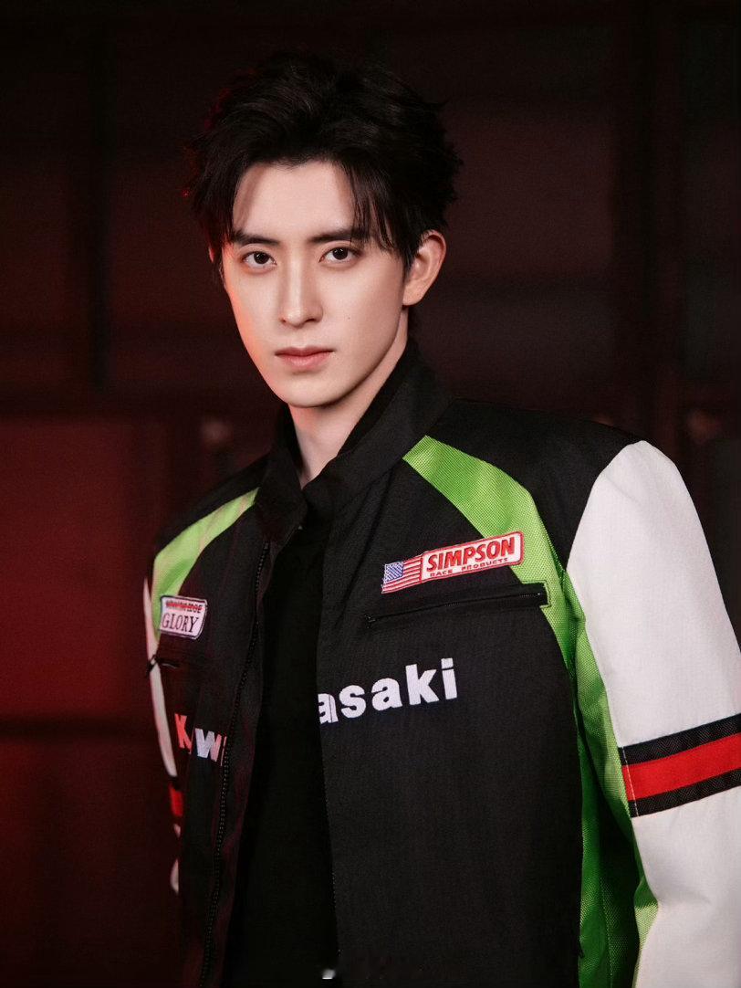 曝敖瑞鹏错世录男二邓凯曝邓凯出演错世录哇哇哇哇，邓凯的下部剧有消息了啊，兜兜转