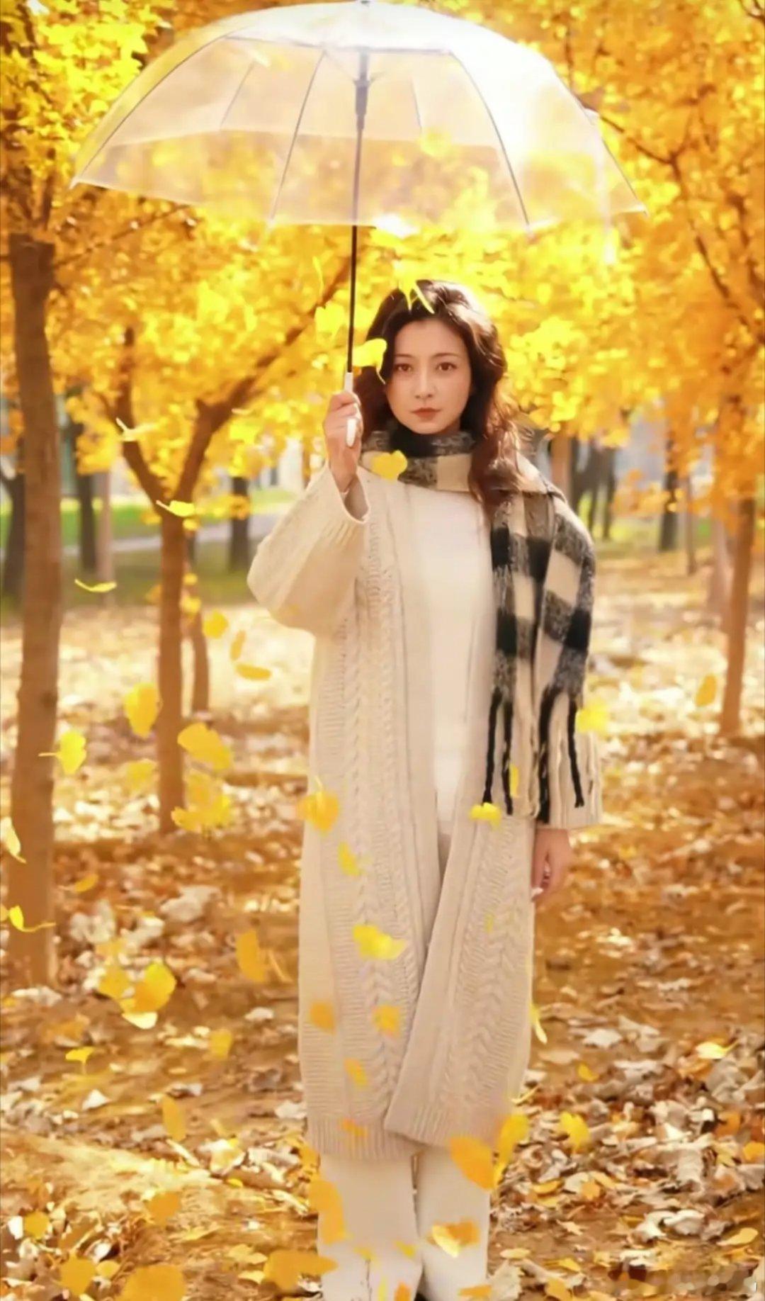 斓曦这初冬穿搭真让人眼前一亮——大衣配围巾，搭着阔腿裤，不仅保暖实用，还透着利落