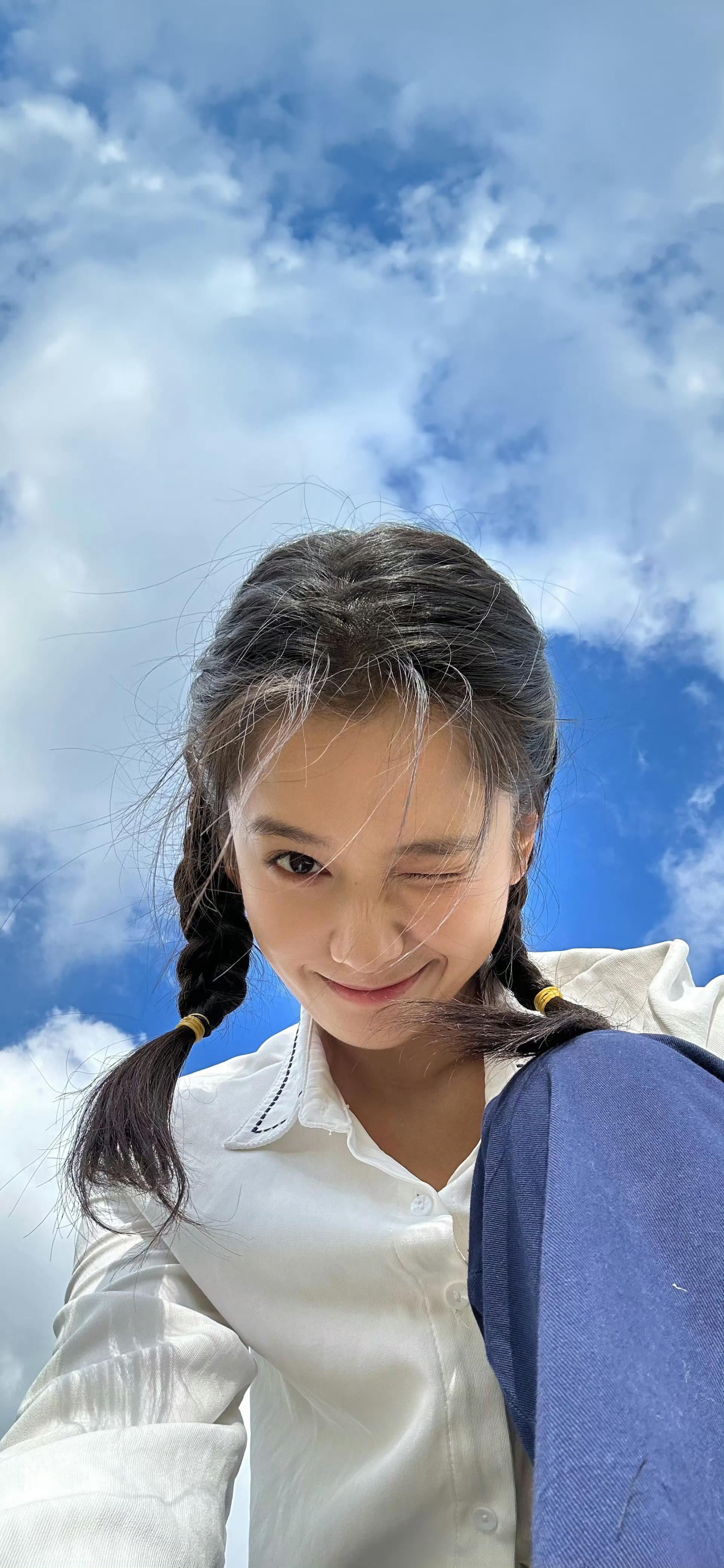 张婧仪​​​高清无水印壁纸​​​