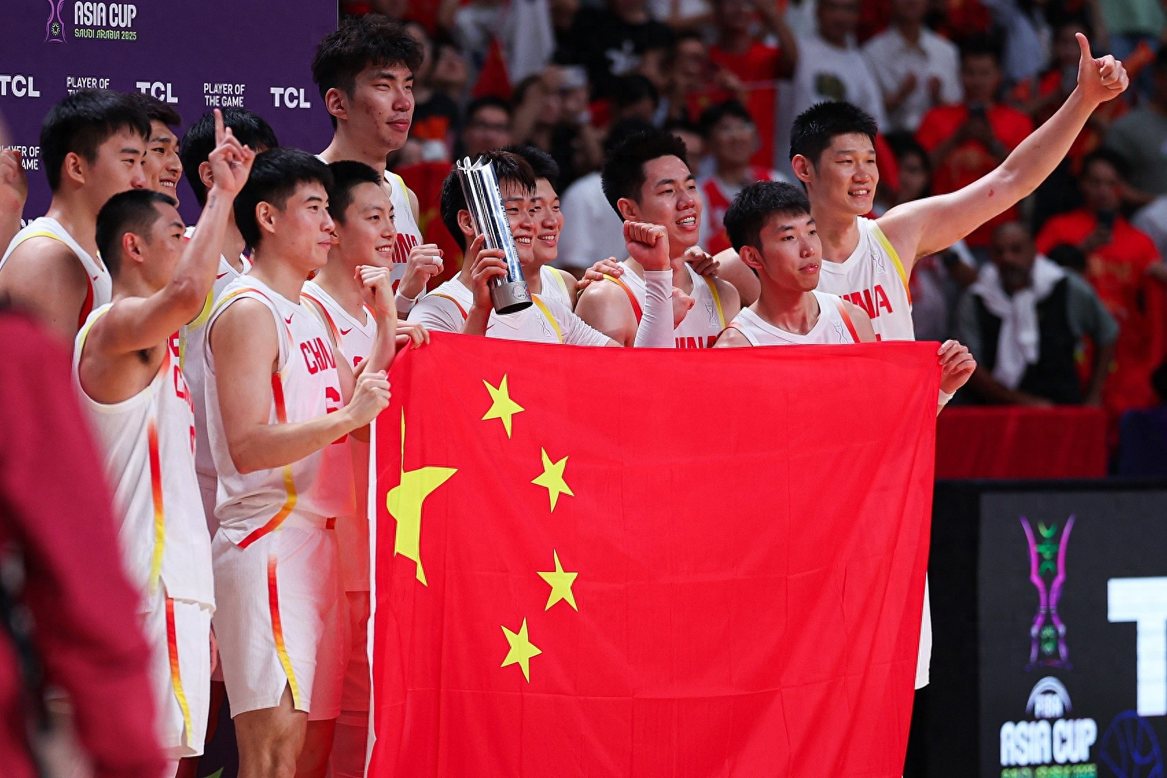 中国男篮去年14分大胜新西兰刚好1年前！去年亚洲杯半决赛中国队14分胜新西兰