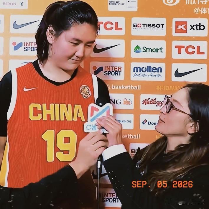 2米23的张子宇想去WNBA打球，还需要三方面提升。一，加强上肢力量训练，与美