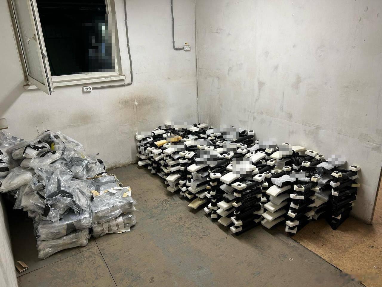 乌克兰摧毁41架俄军战略轰炸机乌克兰安全局花了18个多月的时间策划这次大规模的