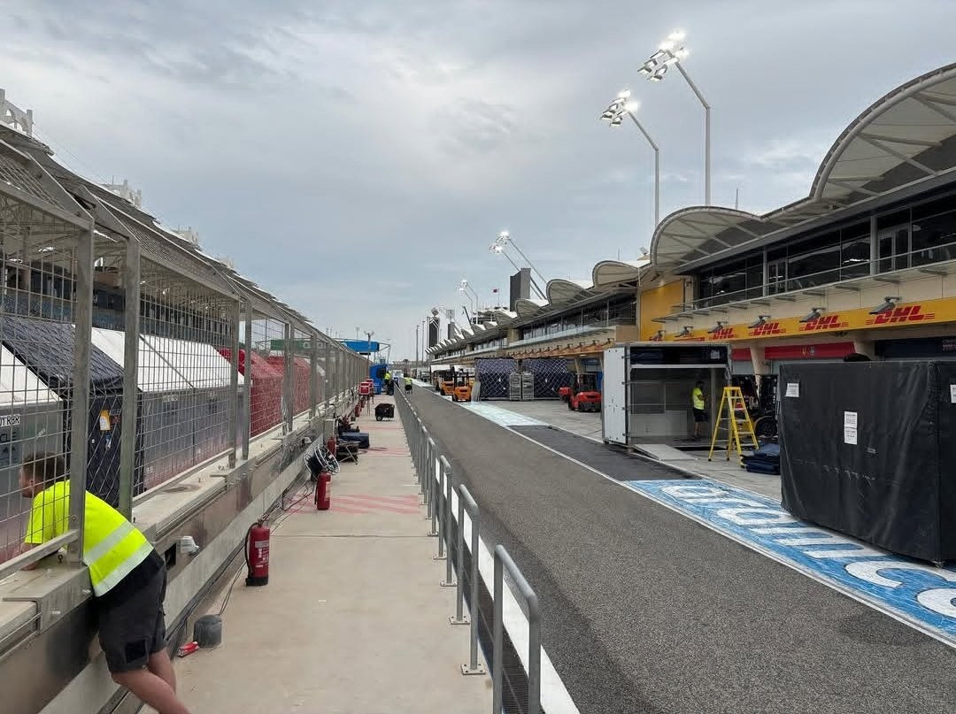 f1下周就开始官测了，车队物资已经抵达巴林赛道～