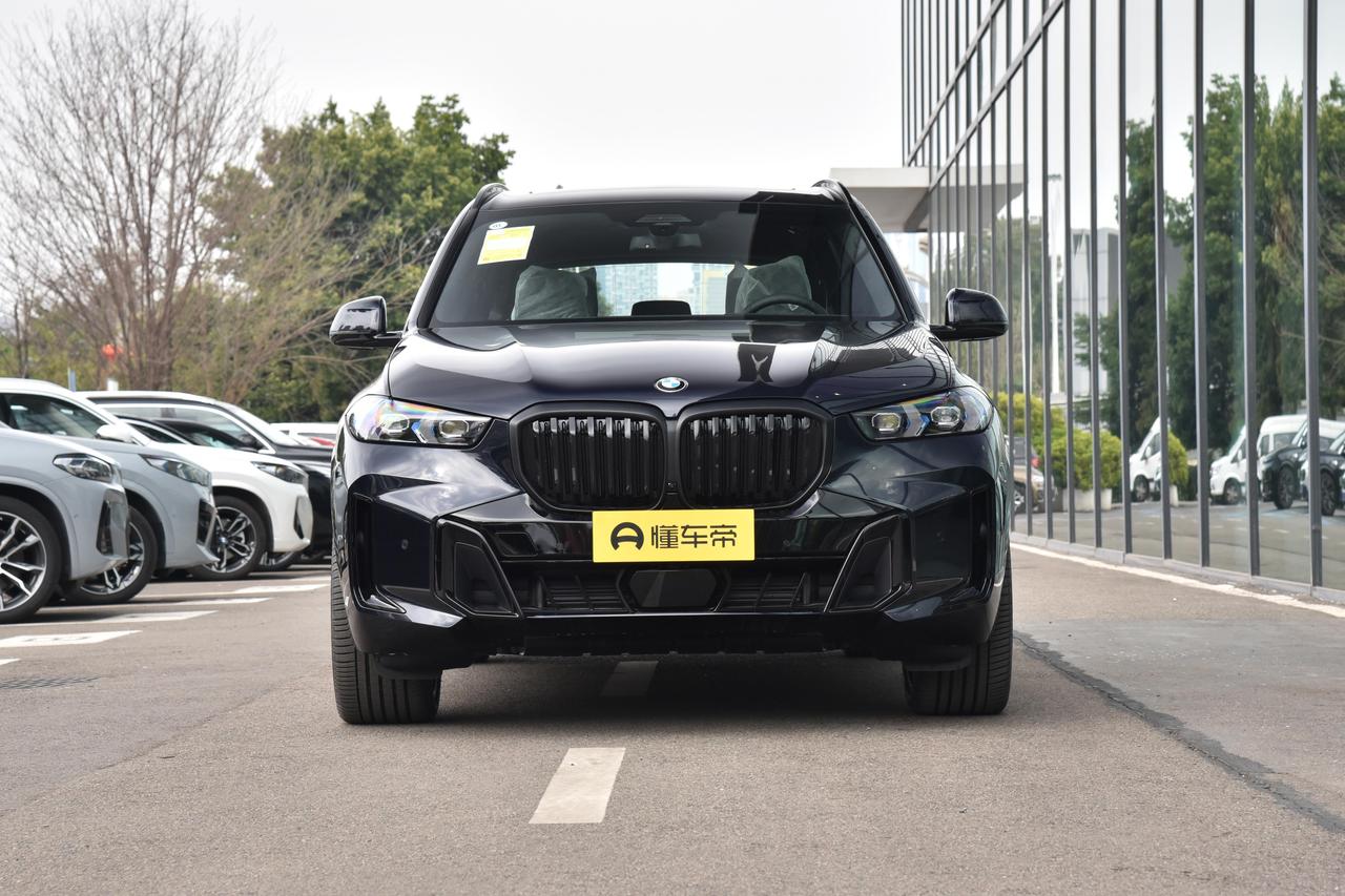 开了1万公里，终于能唠唠宝马X5的真话了。这车就是个“实干派”，不玩虚的，开起来