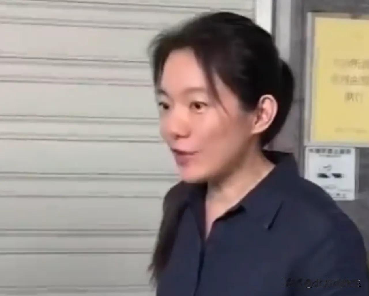 陈水扁女儿陈幸妤今天受访时被媒体问：“昨天你说吃的是泡菜炒饭，那今天你吃什么？”