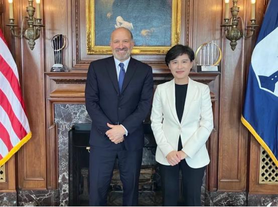 美商务部长警告台湾：你们自我感觉太良好了！ 据美国NewsNation报道