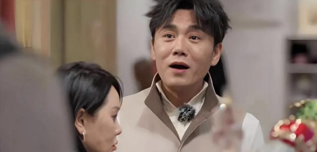 秦昊突然冲上热搜，一句：“外面有人了还要送啊”靠翻车圈粉无数秦昊最近又上热搜