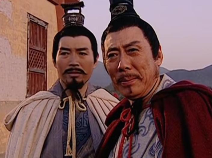 我勒个去！重刷《汉武大帝》才发现，导演当年埋下的“暗线”有多狠！这哪是历史剧