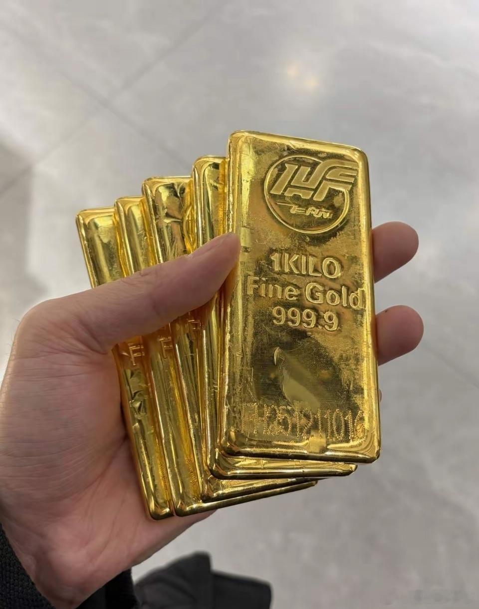 拥抱主线！拒绝杂毛！主线一：PCB/MLCC/铜箔/电子布/树脂/玻璃基板领涨龙