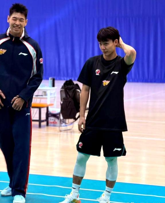 未通过CBA新赛季体测的30名球员名单！联盟把这份名单公布出来，周鹏、李慕豪、