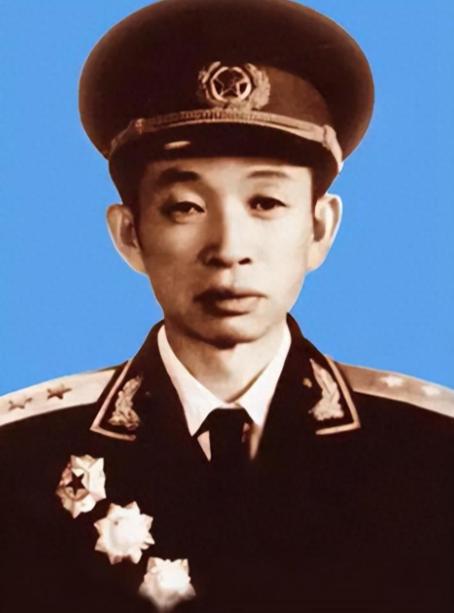 1943年,一名侦察员慌慌张张到新四军第6师16旅旅部报告：“旅长，不好了，我在