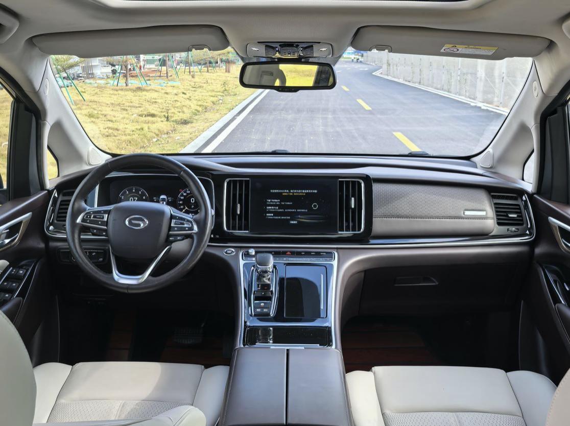 MPV了！19万级豪华混动MPV标杆来了——2026款传祺M8H