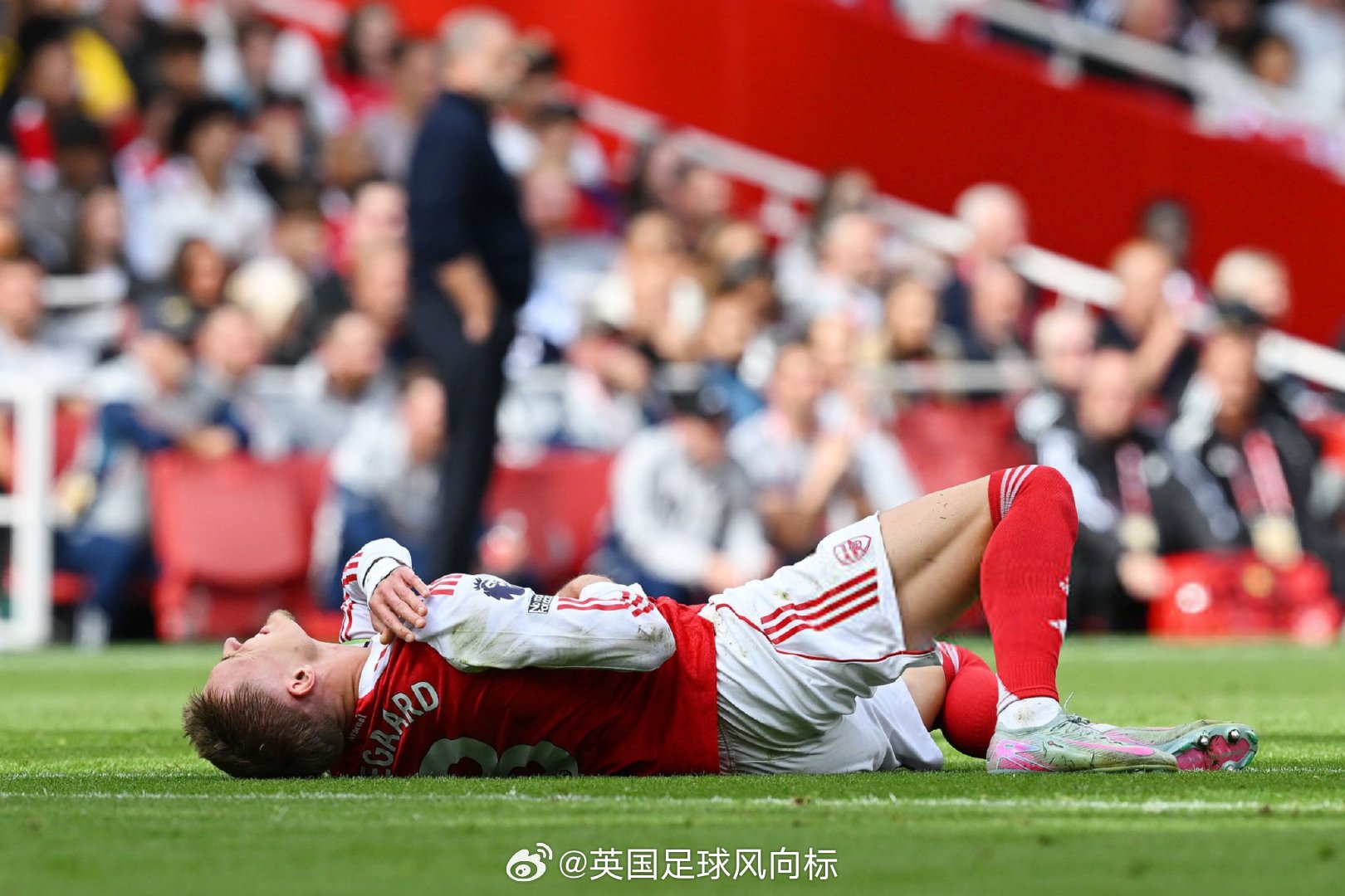 厄德高受伤阿森纳vs诺丁汉森林上半时16分钟，阿森纳队长厄德高受伤无法坚持，被