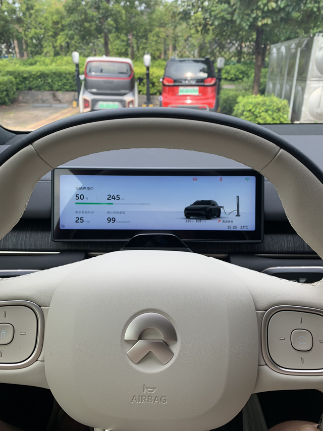 充电桩不能与换电站相提并论①不论超级充电桩多快，电池的充电速度总是曲线变化的，