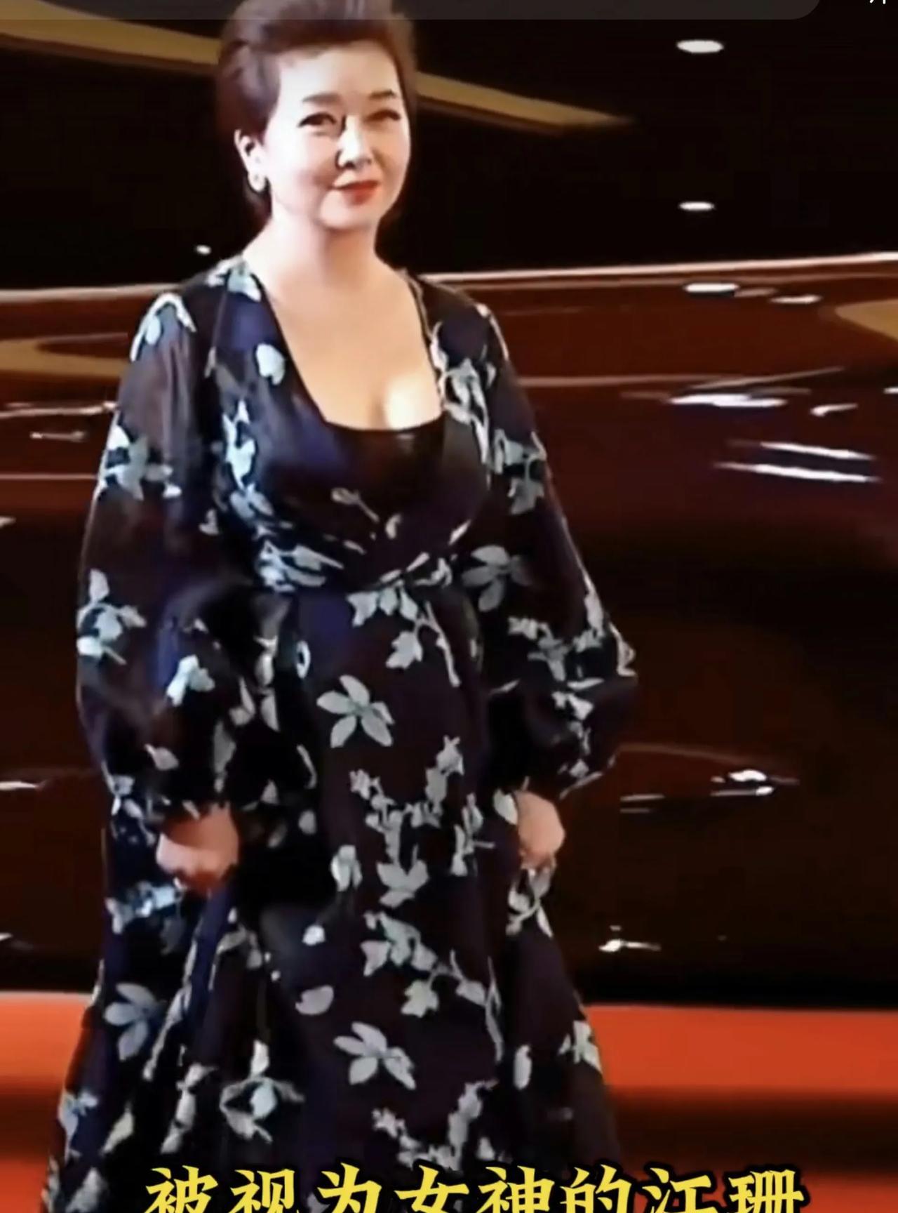都说江珊是心中的女神！亲爱的友友们：你们同意吗？当然，还得问问江珊愿不愿意啰