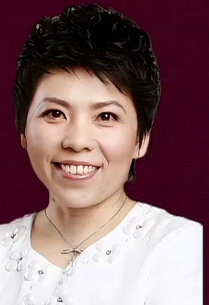 邓亚萍眼中的孙颖莎邓亚萍评价孙颖莎真的展现到一个超一流的选手从跑动的积极态