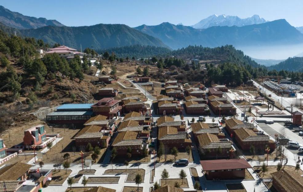 2003年，中国人接收了无国籍的达曼人，结束了他们200年没有国籍的生活，在领到