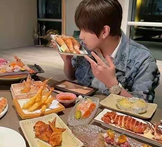 又一个顶流网红彻底翻车，这次连央视、新华社都点名通报，真是大快人心！坐拥4