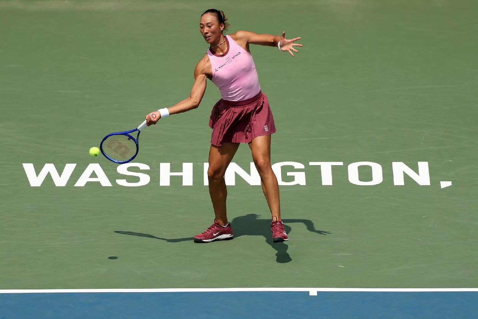 郑钦文止步华盛顿首轮持外卡出战的郑钦文在WTA500华盛顿站首轮以6-4先赢一盘