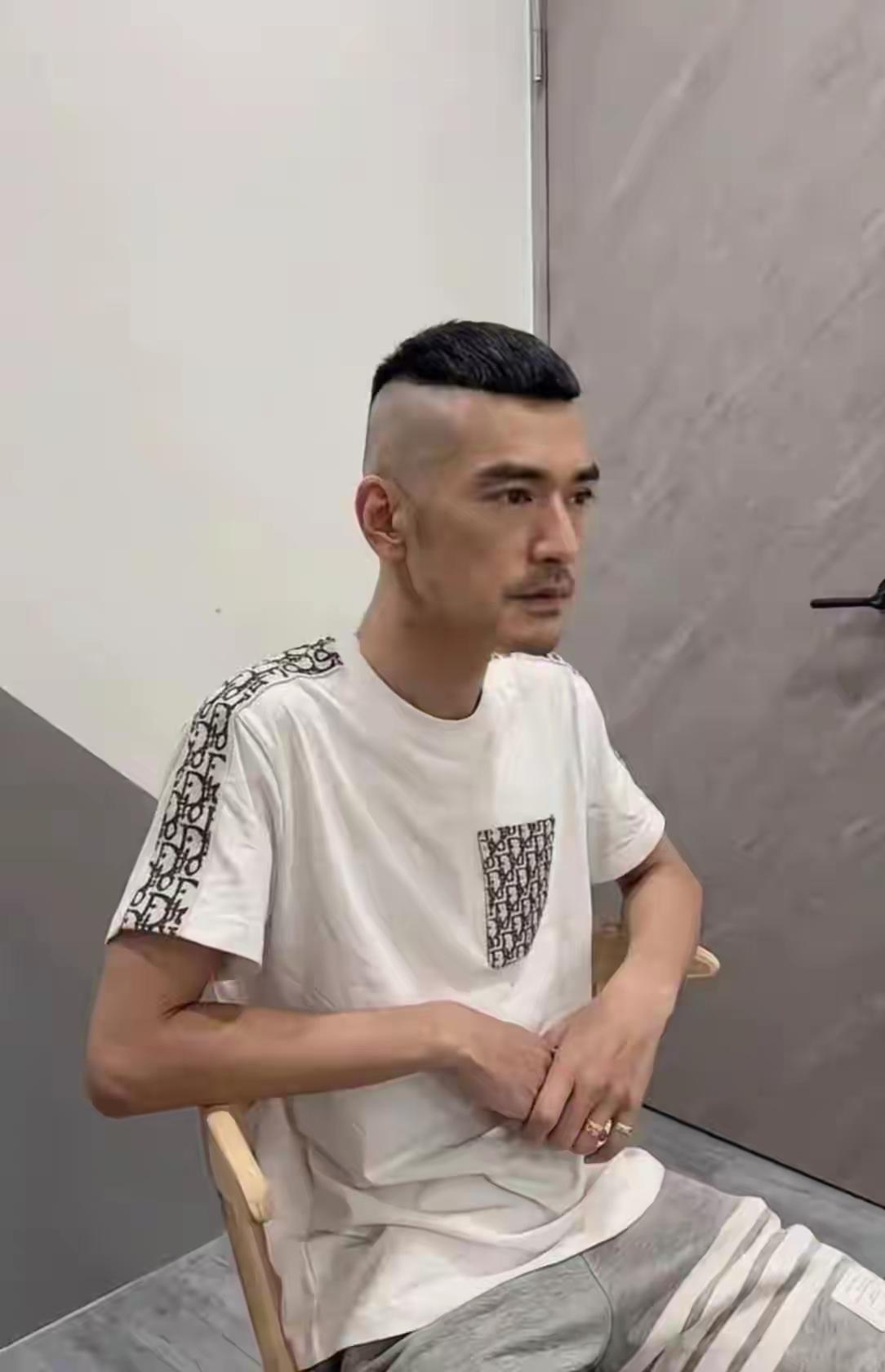金城武？？？天呐，男神成了这副模样了。