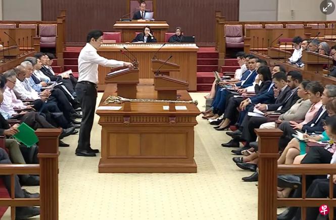 新加坡政坛抛出“涨薪炸弹”！9月8日，总理黄循财在国会宣布，将全面调整部长等政治