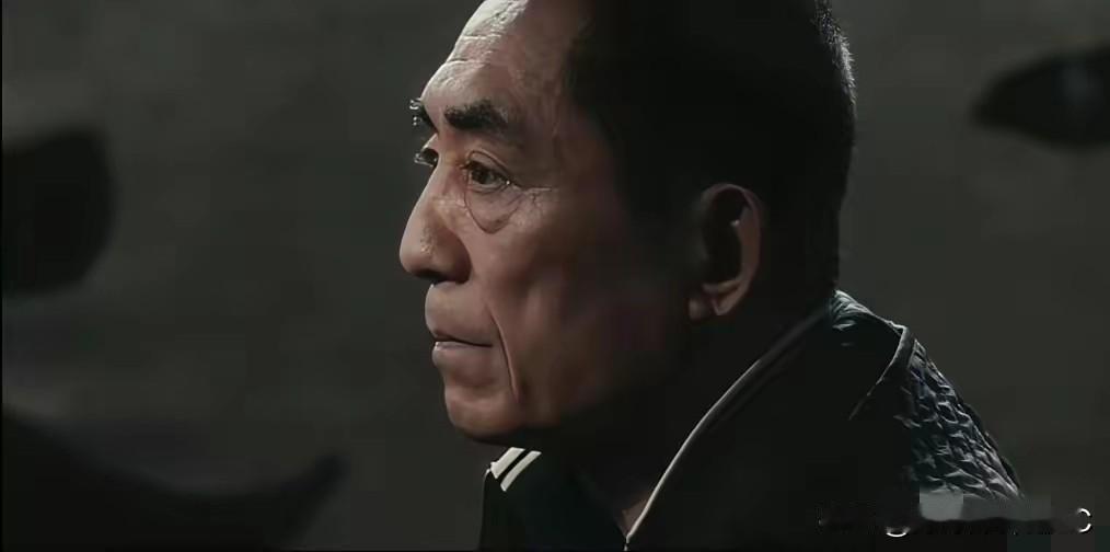 大半夜刷手机，真被张艺谋这波操作给惊艳到了。2月5号晚上10点突然放出的这个