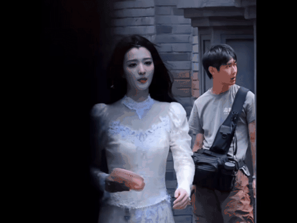 王楚然没能大火的原因，本质还是没找对戏路，她完全可以考虑去演大姐大，这种下意识的