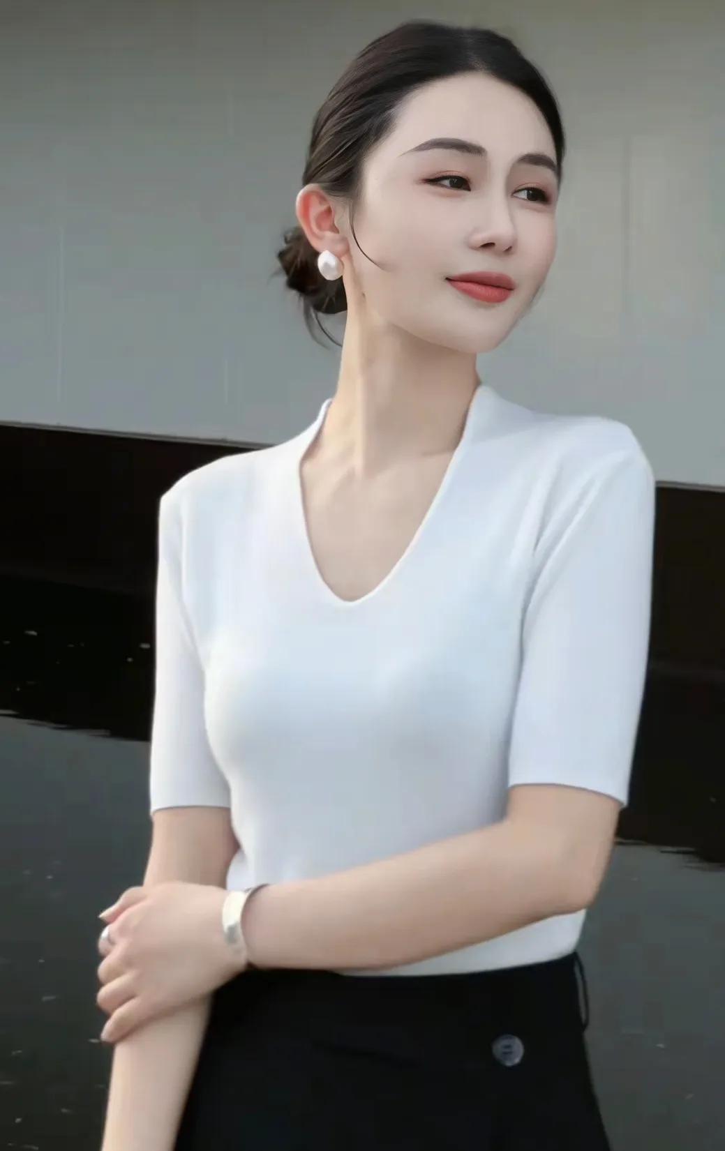 其实,真诚才是这个世上最高级的情商,很多人说的情商高,无非就是,虚伪,圆滑,说假