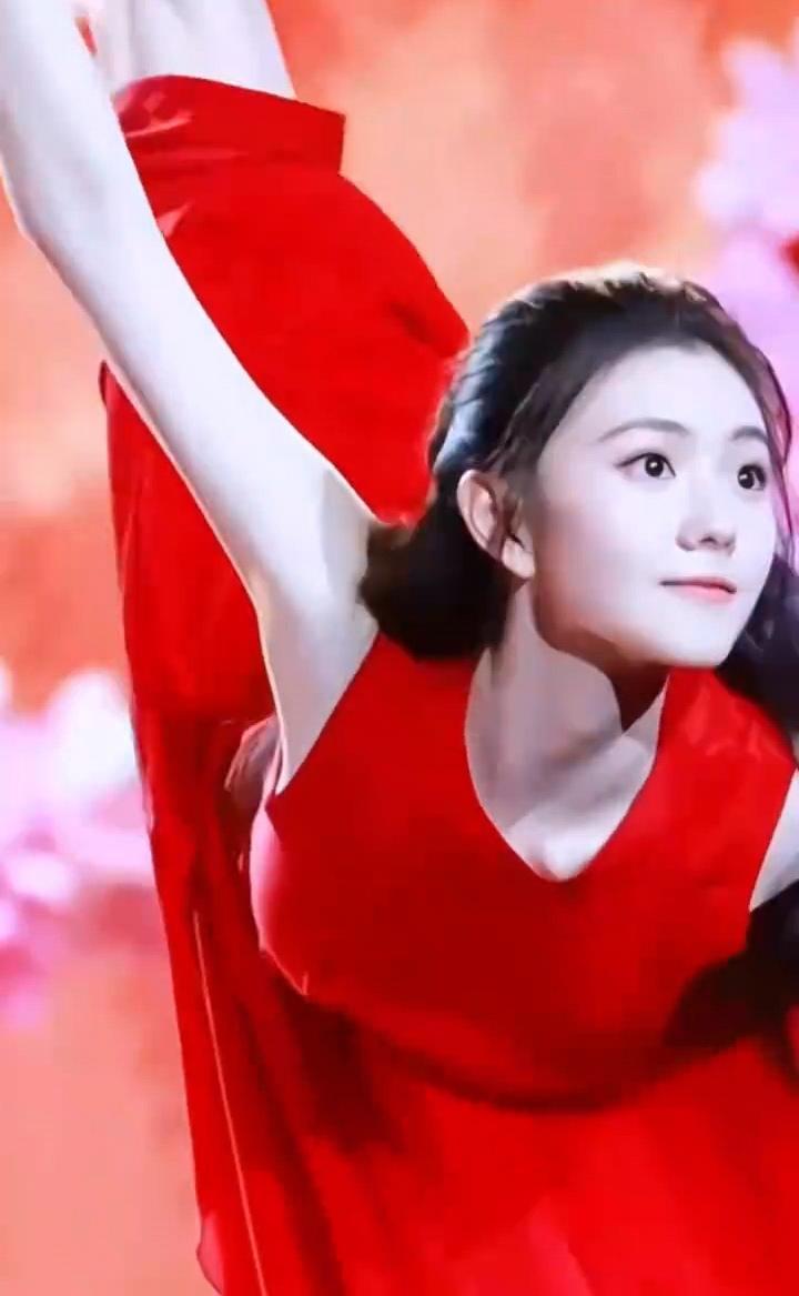 刘浩存这段舞太美了[赞][赞]娱乐舞蹈美