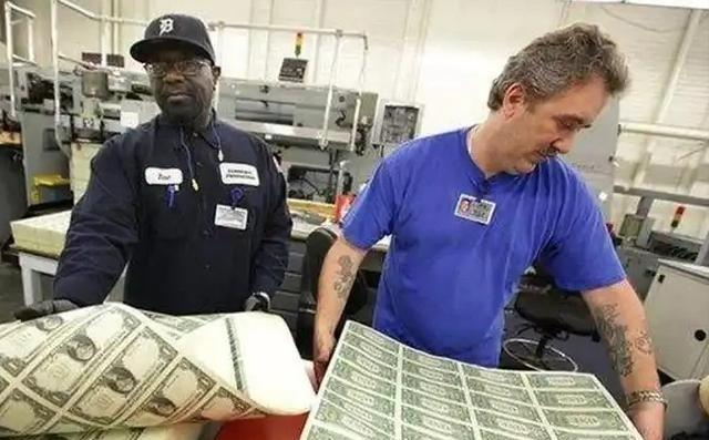 如果美国一口气印钞28万亿，把欠的债都还了，会发生什么？这么说吧，美国一旦这么干