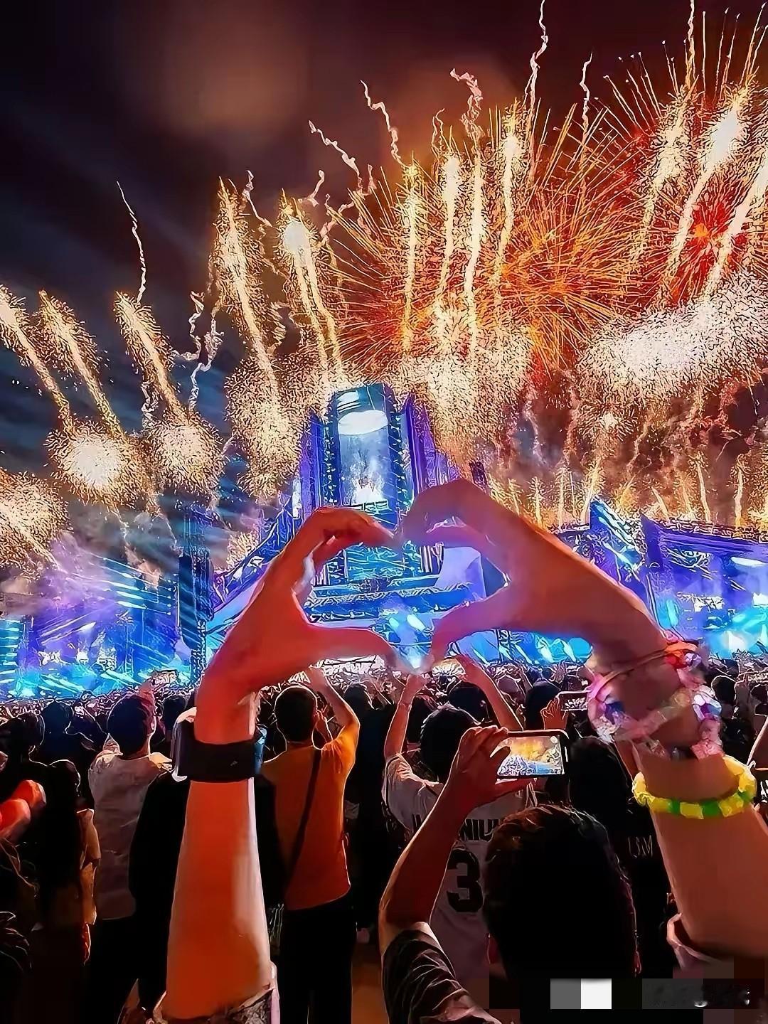 一群被生活压弯了腰的