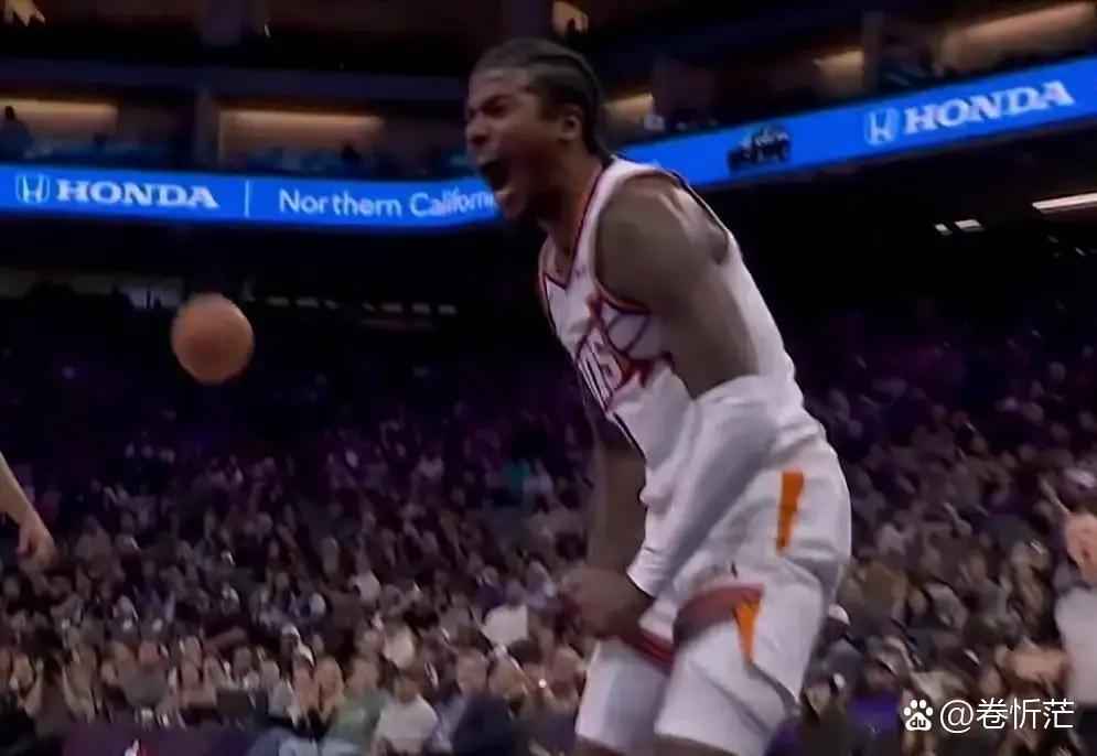 杰伦·格林抢断全场最高，失误也全场最多。他拿了20分，是全队最高。他失误了7次