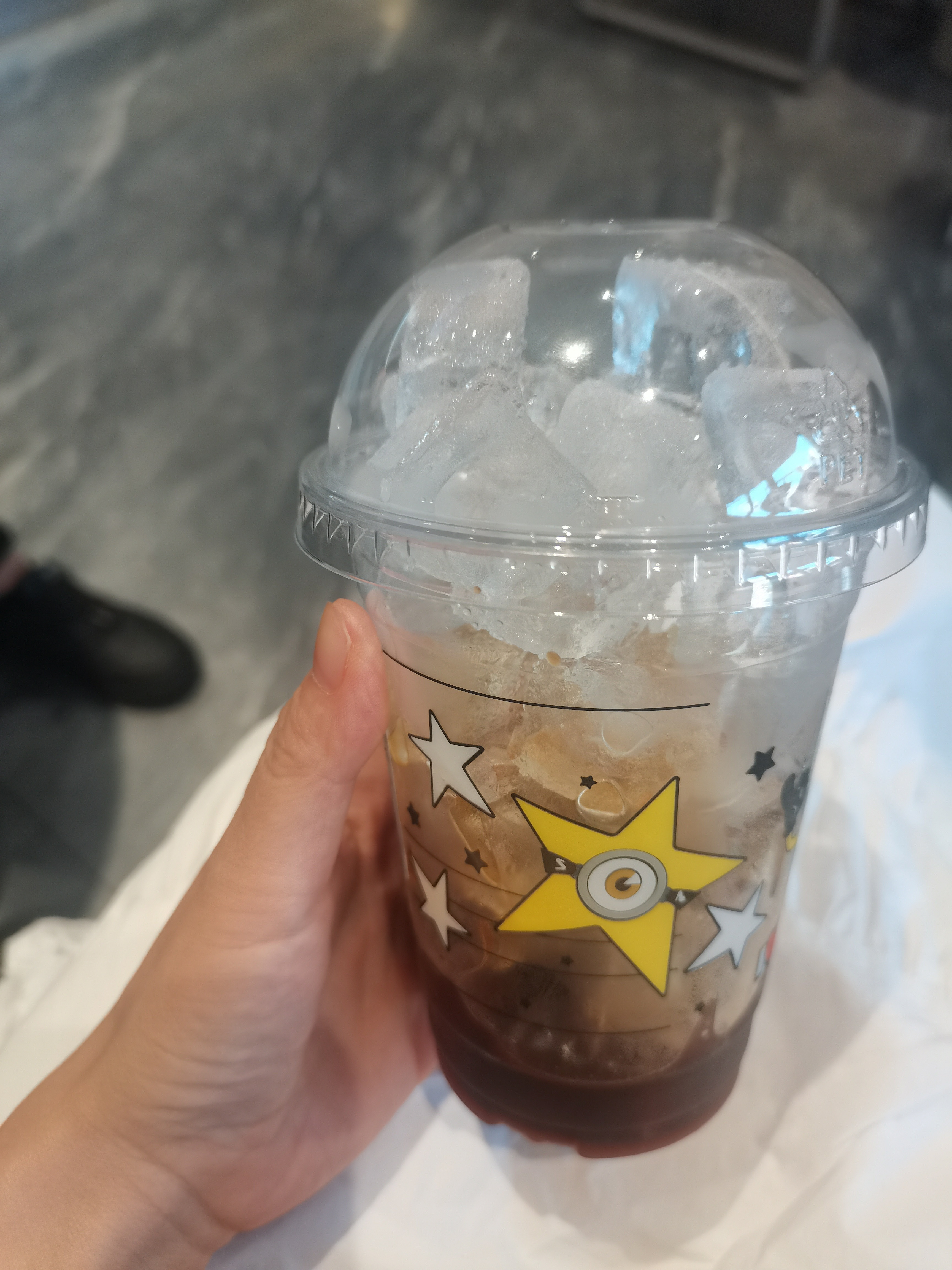 今天尝尝瑞幸的全冰，从一个从不喝咖啡到现在每天必须一杯，只需要一场场的运动和牛马