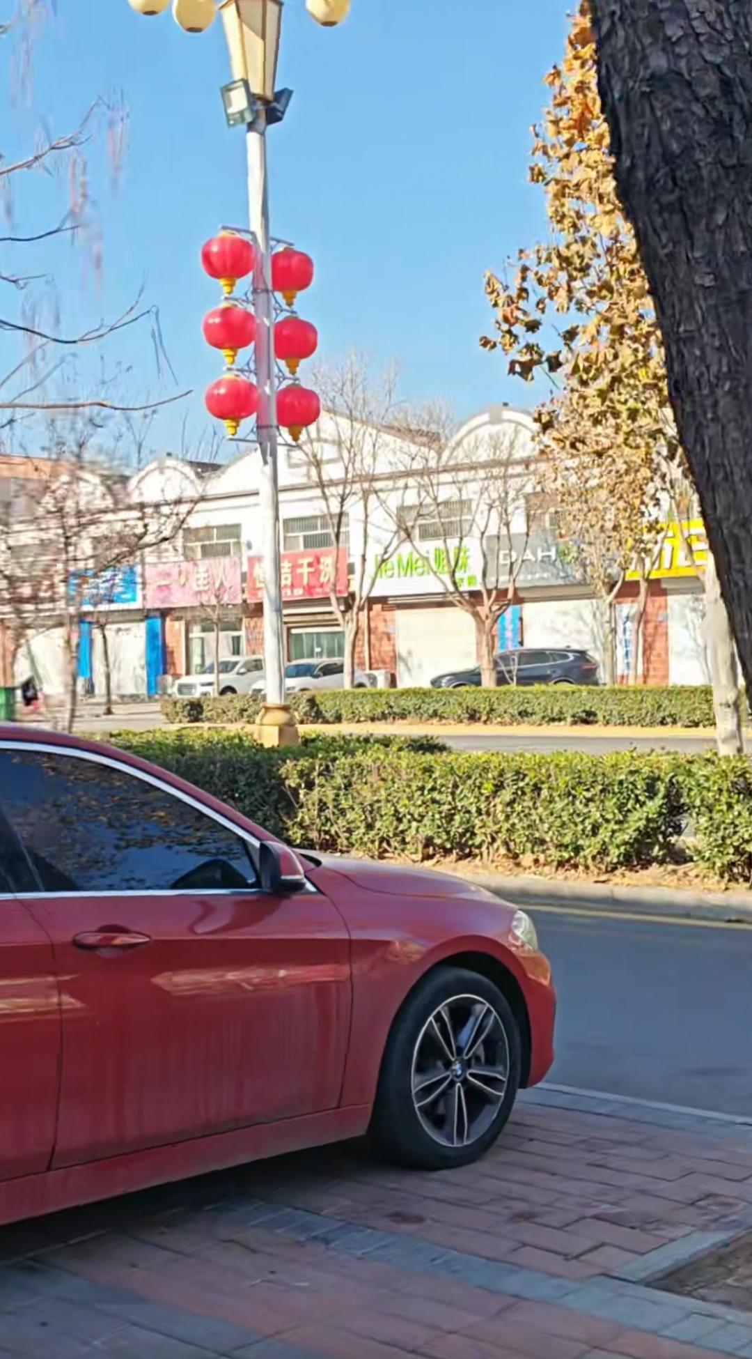 网友曝光，河北保定市大面积商户选择关门营业，甚至市场卖大饼的都选择了关门！这