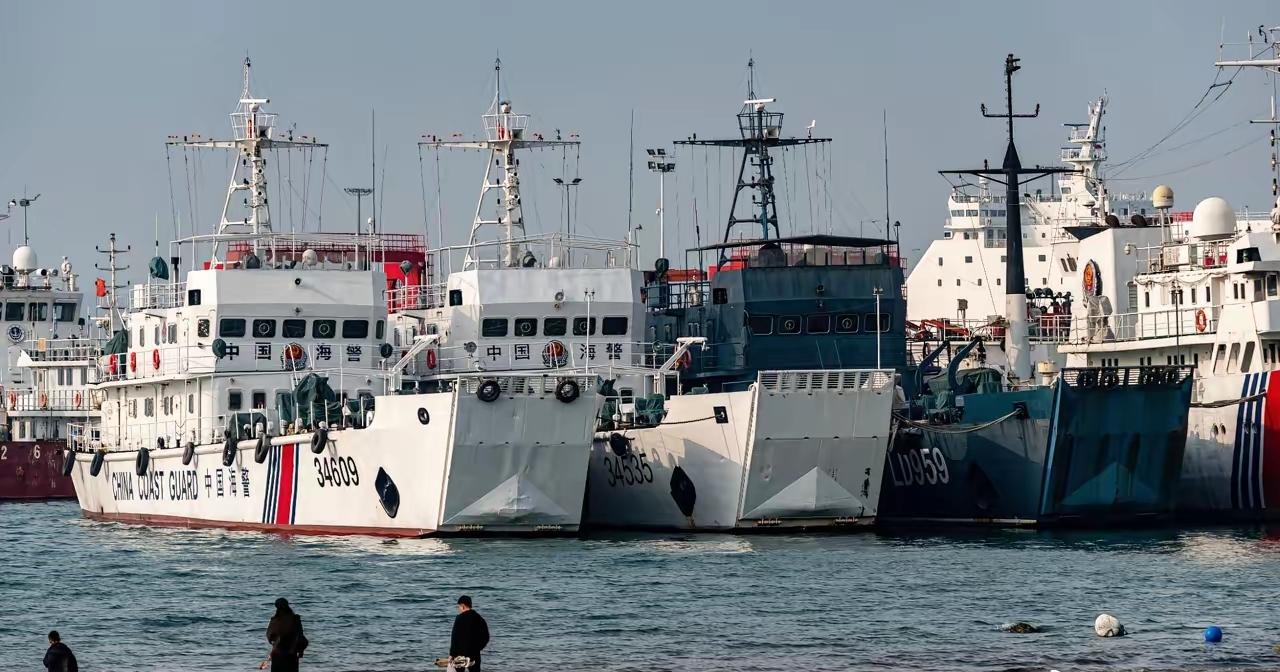 现在的海警，海上执法实力已经跟过去不同了，都有自己的新装备加入了。以前只知道海军