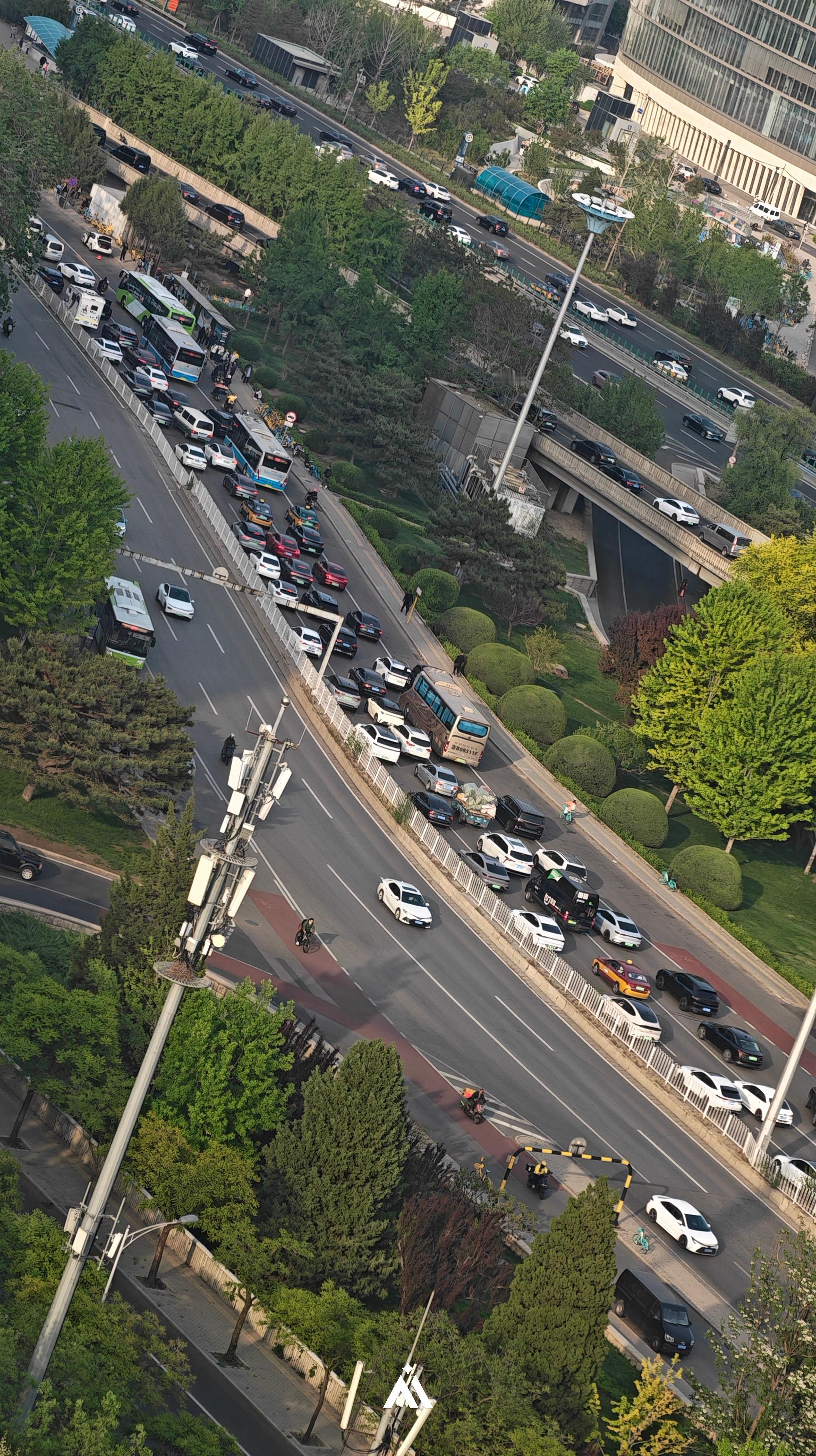给你们看看大塞车的源头，发生了什么，他在那里干嘛北京·北京维景国际大酒店(中旅