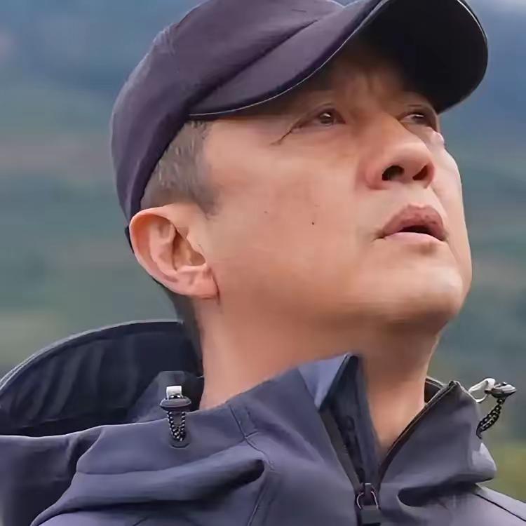 李亚鹏很难再婚了。不是年纪问题，也不是钱的事。这些年他生意屡战屡败，直播