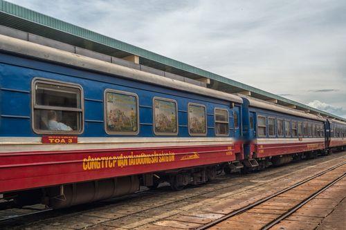 越南豪赌17%GDP建一条高铁，越网民激动：当年中国也拿市场换技术，凭啥我们不能