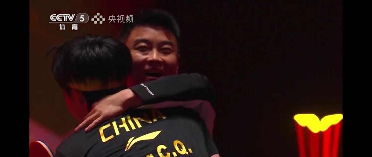 中国大满贯男单决赛，王楚钦4-0战胜了小布，守住了国乒底线，小布的快球被王楚钦的