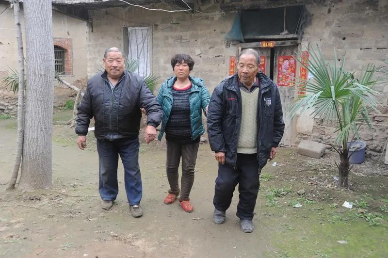 在农村小学当校长的二哥，工资高的让人羡慕！二哥是老中师生，1987年参加工作，
