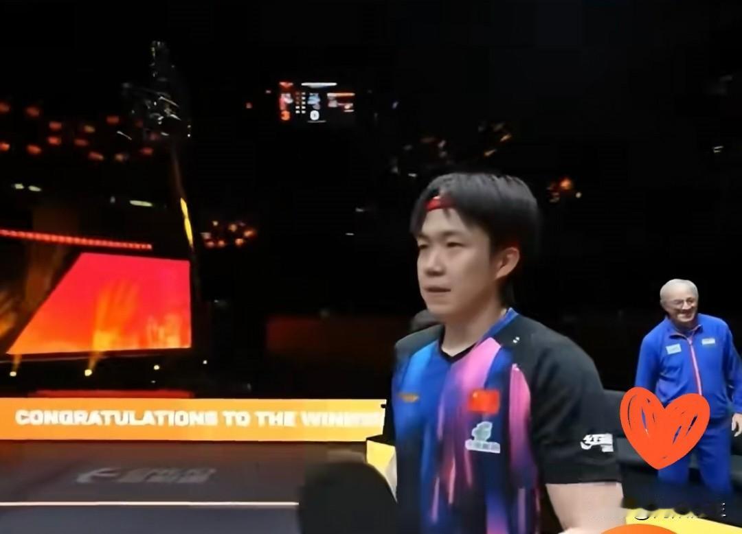 王楚钦和孙颖莎的默契，那真是刻进骨子里的！八年搭档练出的本事，赛场上压根不