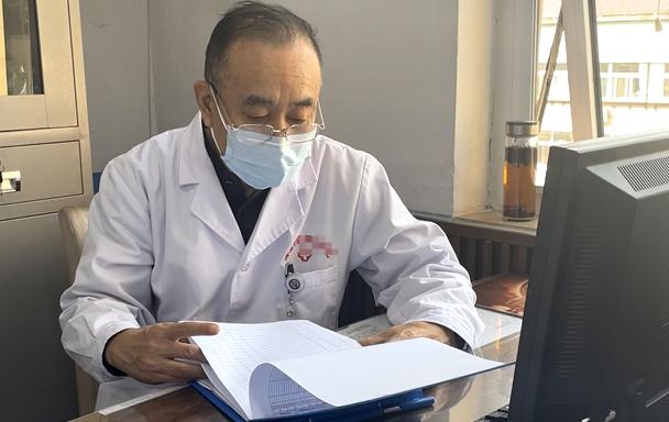 肝癌来临前1年，身体会发出4个“求救信号”！抓住一个都可能救命！45岁销售经理