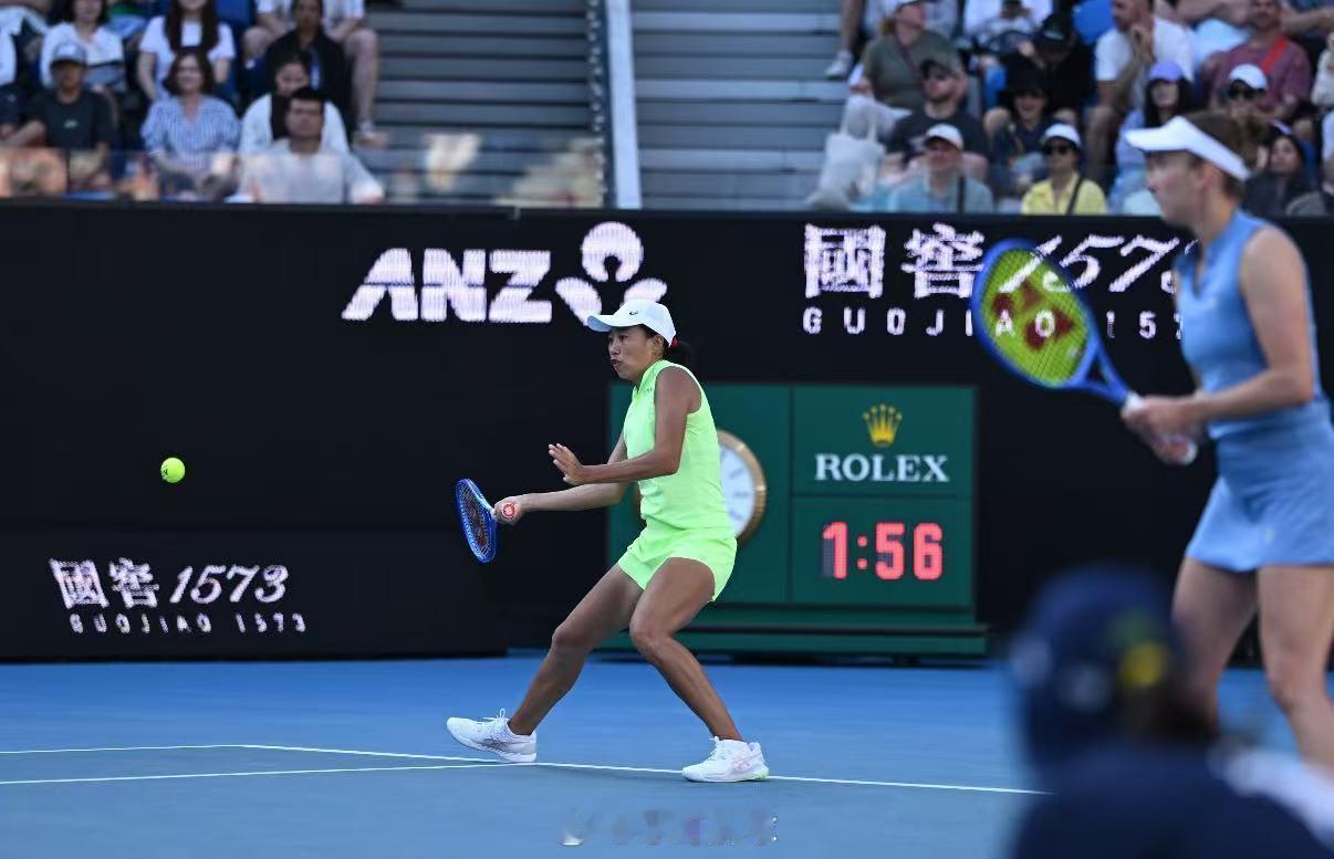 张帅组合0比5落后连赢7局澳网女双次轮，张帅/梅尔滕斯首盘0-5落后连追7局，再