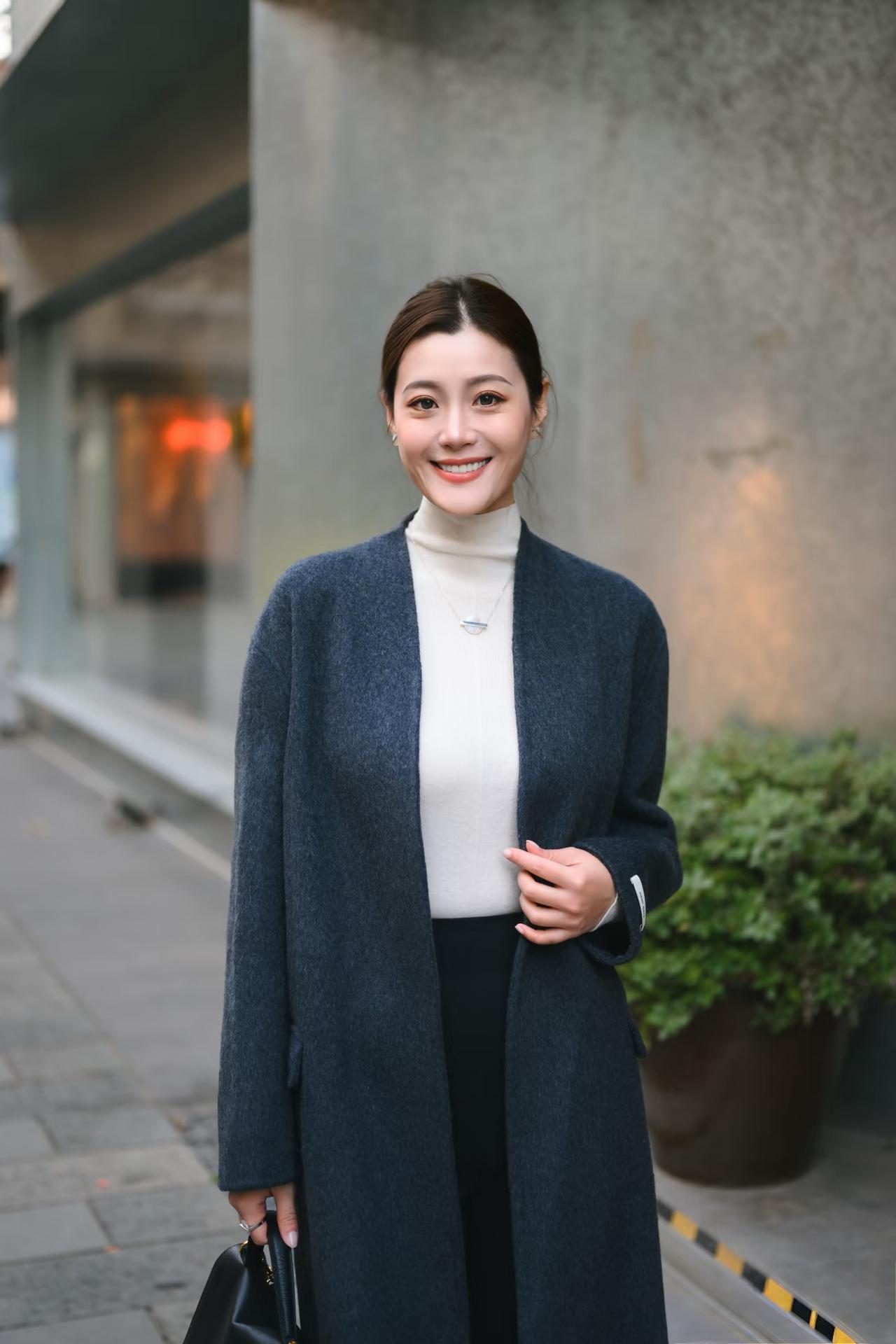 你认为人品重要还是金钱重要金钱是生活中的必需品，很重要，但是善良的人品是最重要的