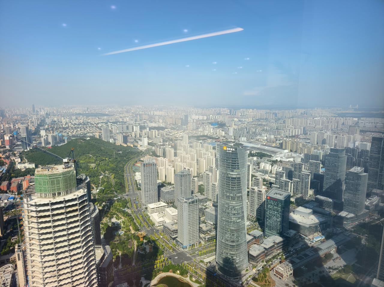 从济南第二高楼——360米的平安金融中心俯瞰济南CBD核心区。图片由楼友“晓”提