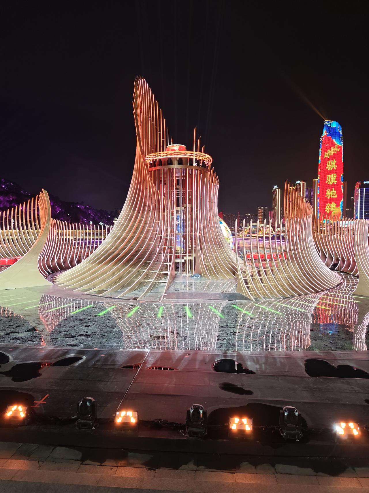 四川宜宾——中国正在屈起的城市[赞][玫瑰]