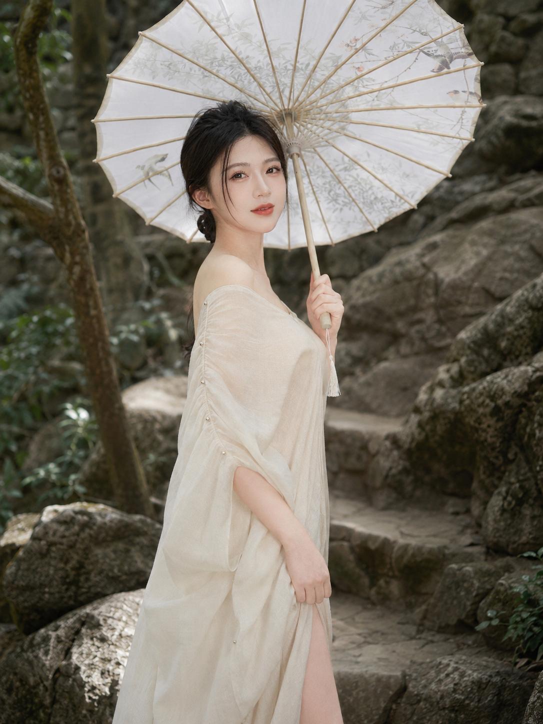 古典韵味，手持油纸伞，漫步石阶间，如梦如幻。穿搭美女美女人像群高清美女高