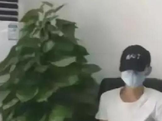 太倒霉了！17岁小伙和女友住酒店买小雨伞，万万没想到，一查看小雨伞竟然过期半年，