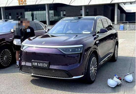 不做增程还有戏吗？问界M8纯电版实车曝光，35.98万起值不值2025成都车展可