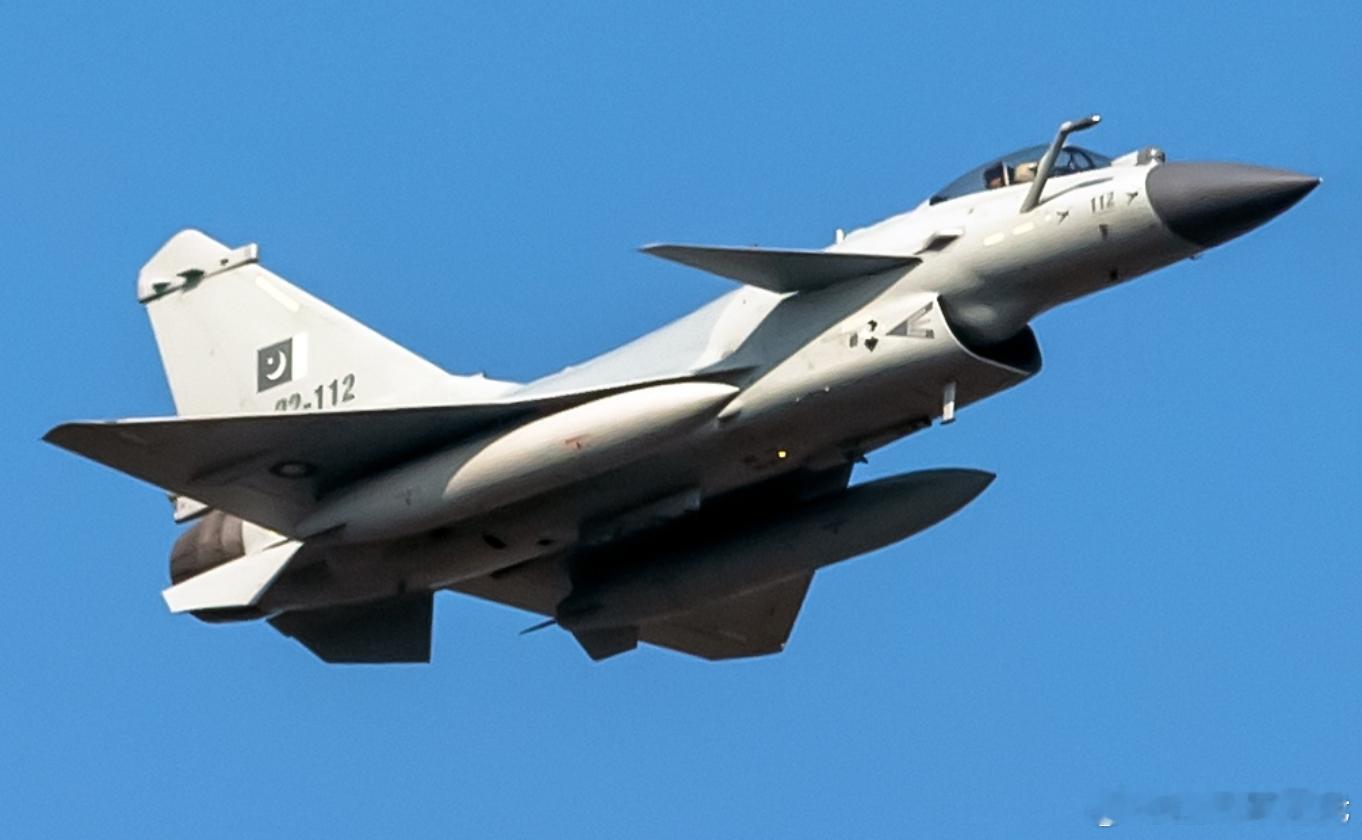 外媒：新一批歼-10CE战机正在测试，可能准备交付海外客户据多家外媒消息，近日，